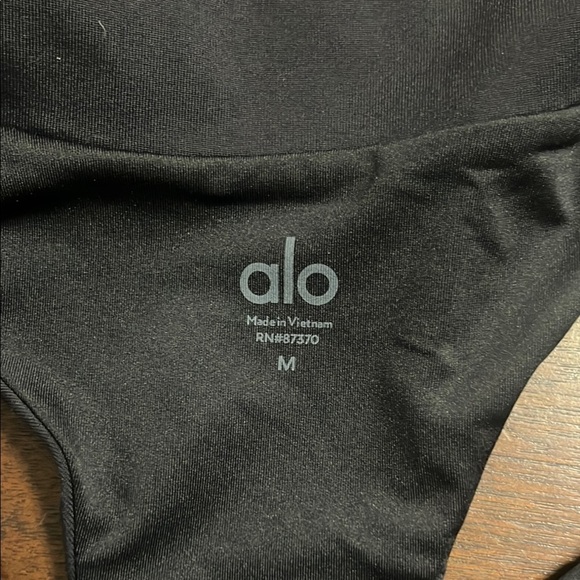 Alo Black Collared Women's Top - Picture 4 of 5